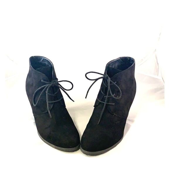 Liliana lace up 3 1/2 inch heel NWT - Picture 3 of 12
